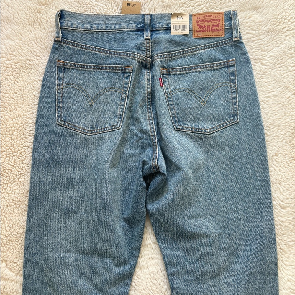 NWT Levi’s 501 High Rise Distressed Straight Leg Jeans - Picture 7 of 8
